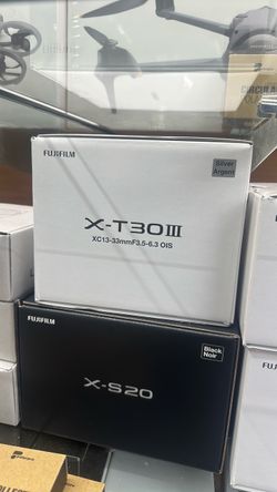 Fujifilm X-T30 III Camera Kit Silver with XC 13-33mm
