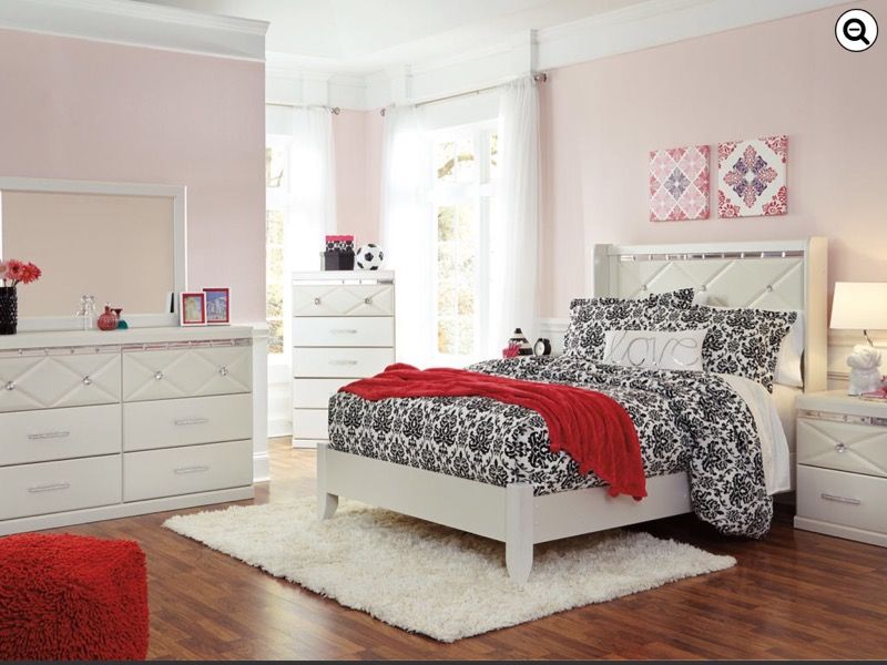 Full bedroom set New