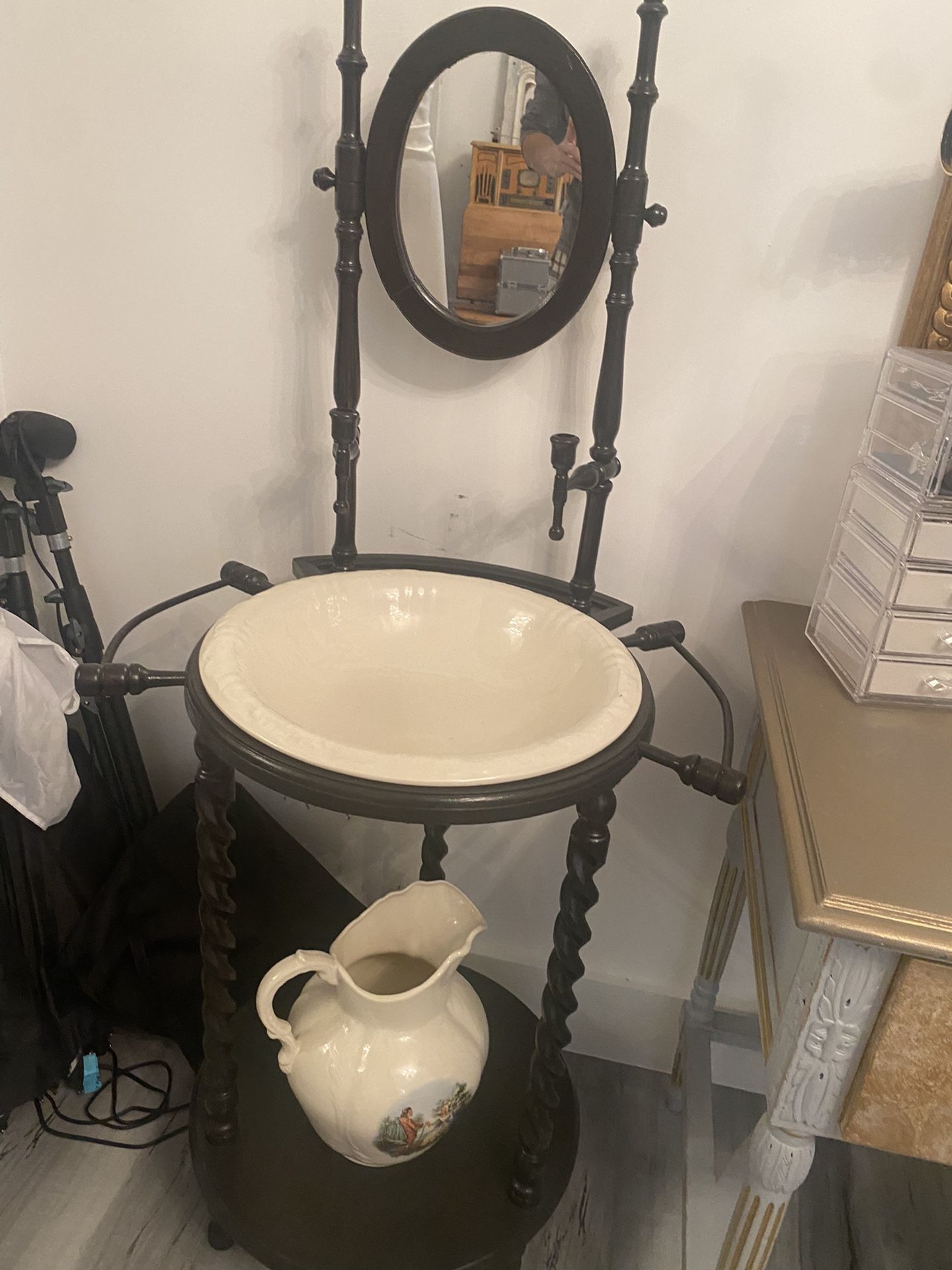 Antique Vintage Basin And Mirror 