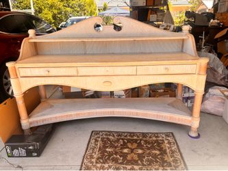 Solid Wood Vintage Console Table / Sideboard - Fluted Legs, Drawers & Shelf - Great Condition! 🎨