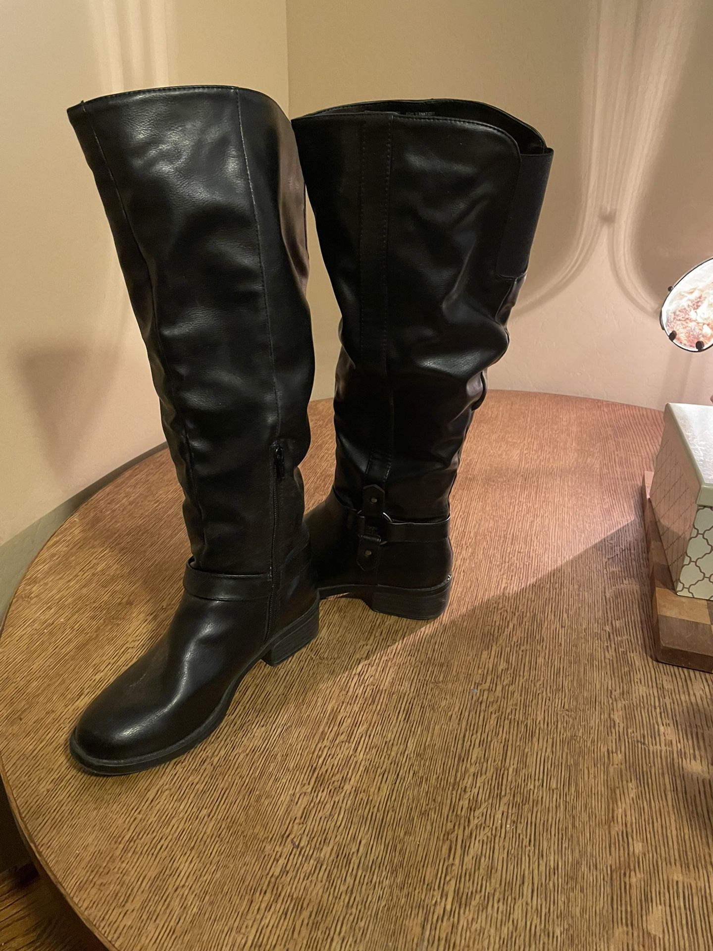 Women’s Knee High Boot