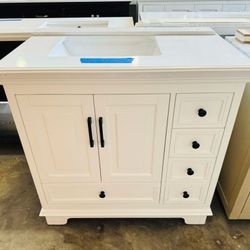 Brand New Beautiful Bathroom Vanity “36” single sink, Soft Close Solid Wood in White Color, 4 drawers and 2 doors and modern handles in black