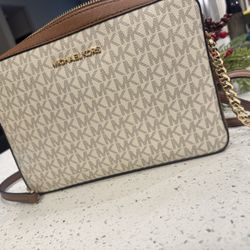 Michael Kors Crossbody