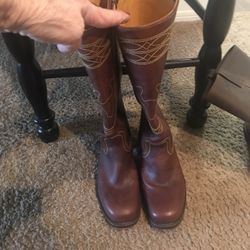 Frye Campus Boot Size 8