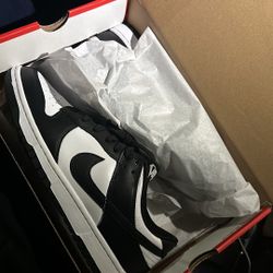 Panda Nike Dunks 