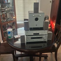 Yamaha Stereo System Cd Player And DVD