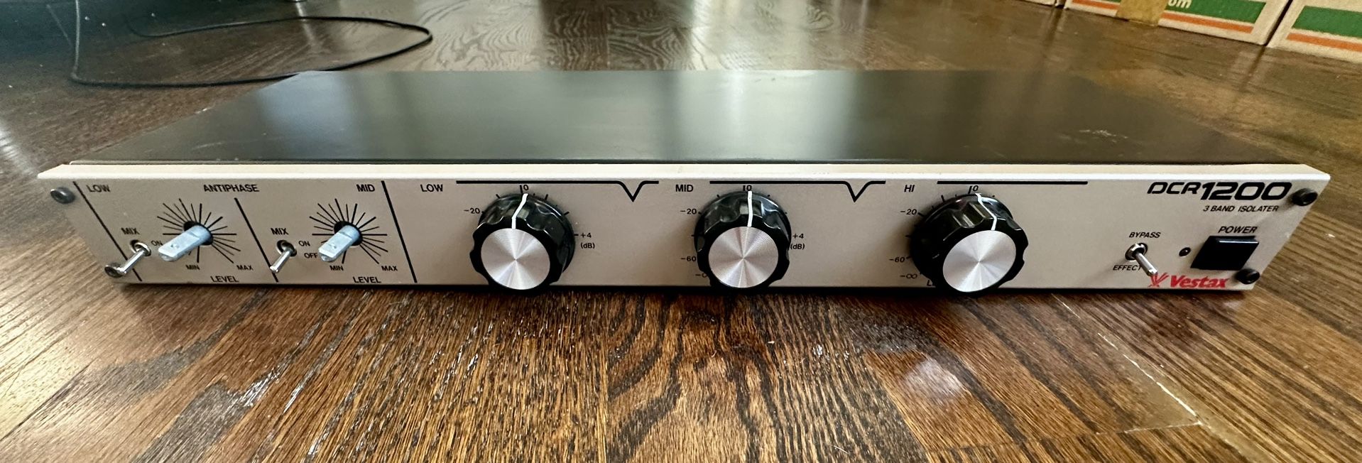 VESTAX DCR 1200 DJ ISOLATOR 3 BAND