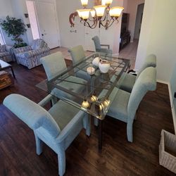 Table With Free Chairs