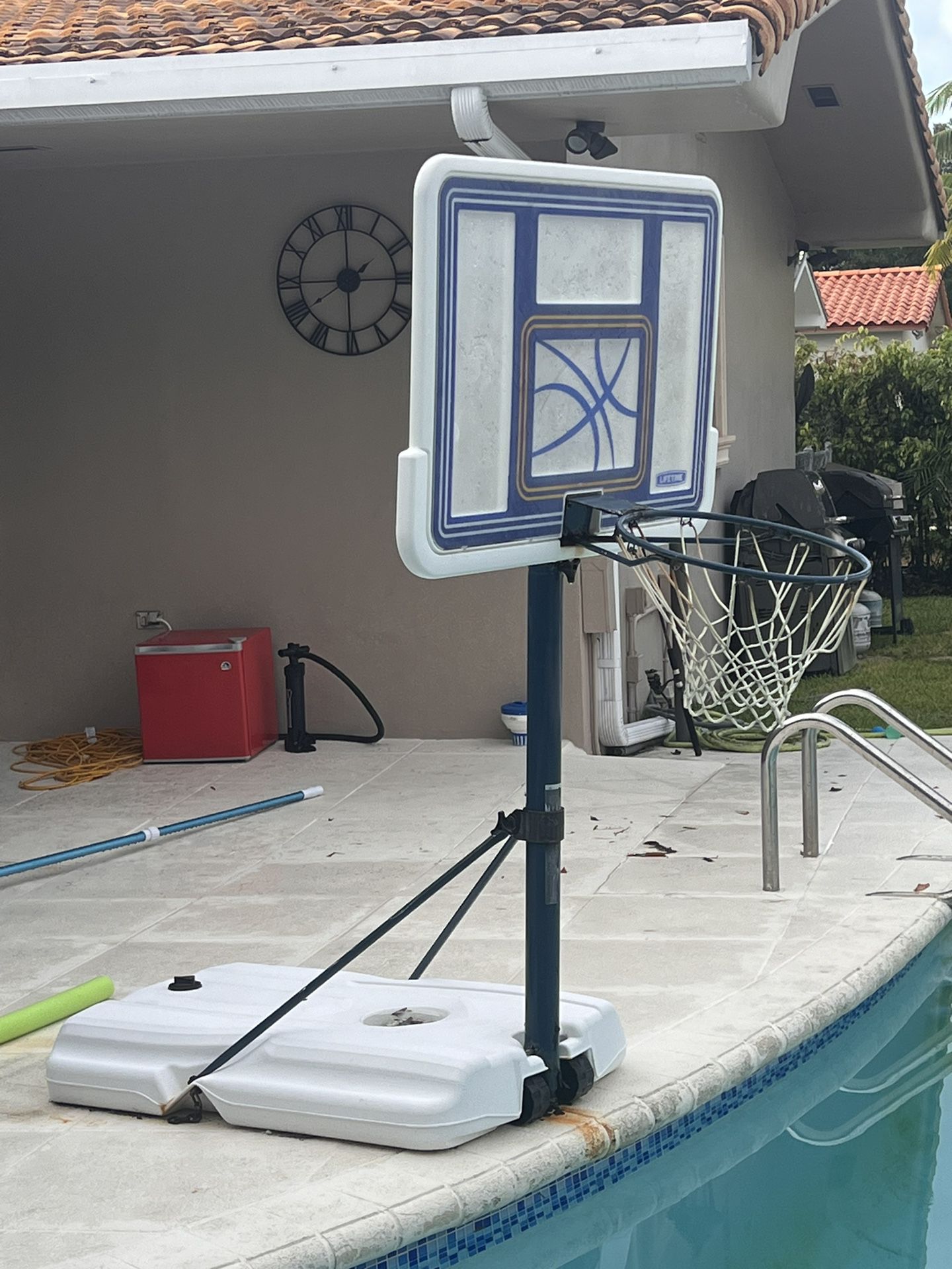 Poolside Basket Ball Hoop
