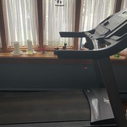 Nordictrack T 6.1 Treadmill. 