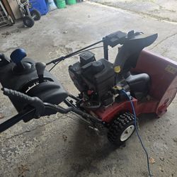 Electric Start Snow Blower... TORO... 9HP