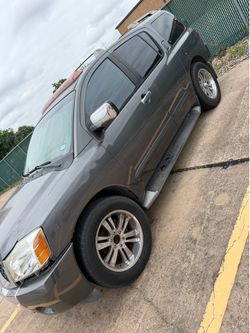 2004 Nissan Armada