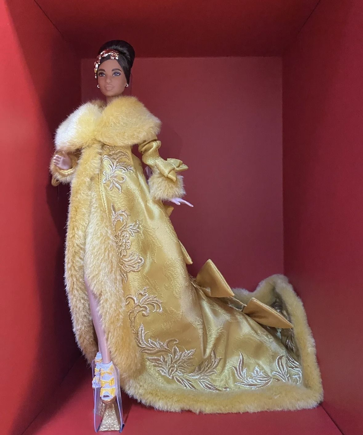 2022 PLATINUM LABEL Guo Pei Barbie Doll Wearing Golden Yellow Gown *In Hand!*