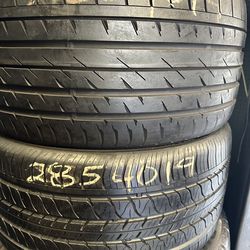 1 tire 285/40/19 $70 each