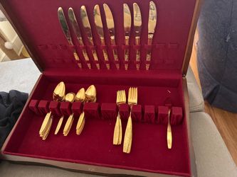 Electroplated gold utensil set
