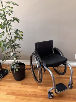 TiLite ZR Ultralight Titanium Manual Wheelchair – $1,200 OBO