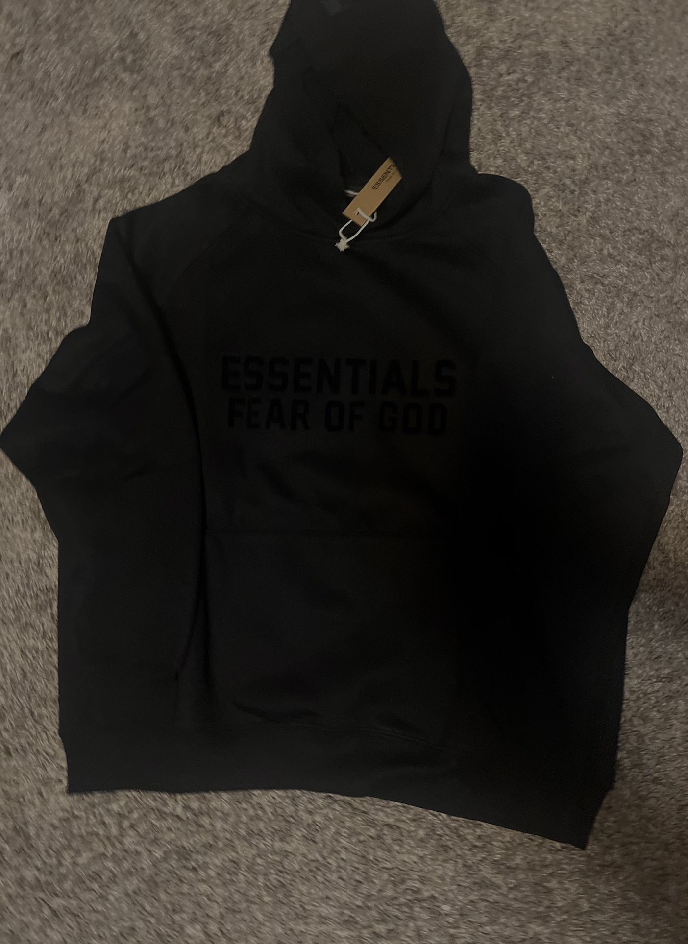 BRAND NEW ESSENTIALS HOODIE SIZE M
