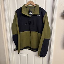 Brand New Men’s Denali Jacket, The Northface Size Xl