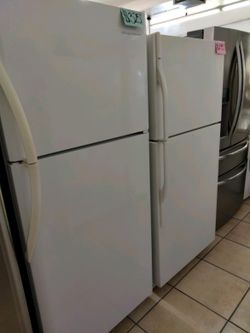 TOP AND BOTTOM REFRIGERATOR