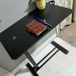 New Desk// Escritorio Nuevo 