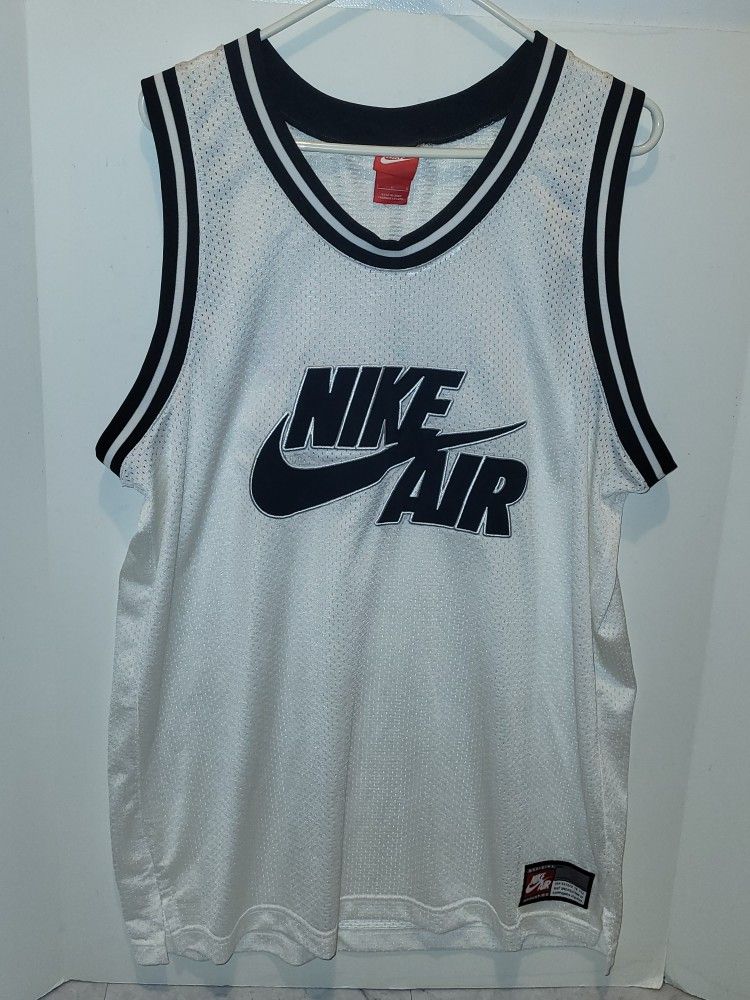 NIKE AIR JERSEY Retro Logo Basketball #82 Embroidered size L White and Black Swoosh Vintage Sports