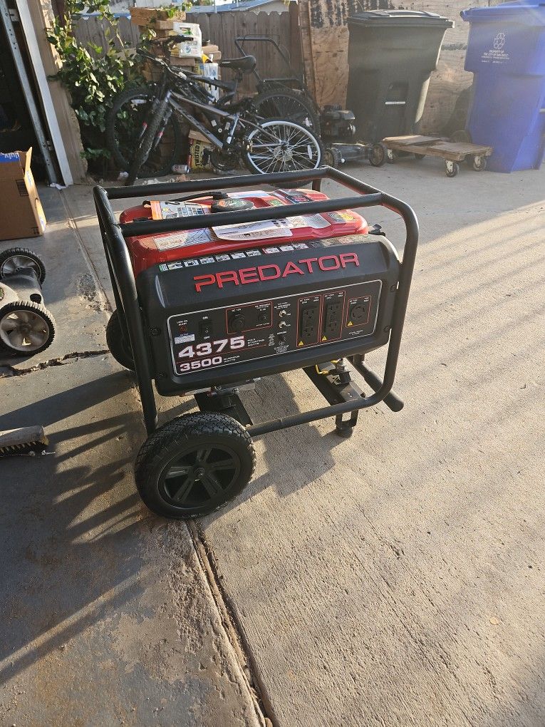 4375 Watt GasPowered Portable Generator for Sale in San Diego, CA