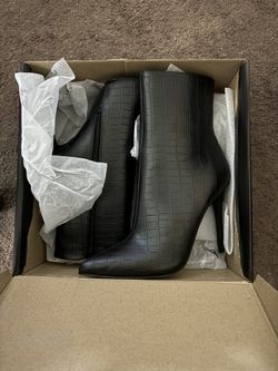 FashionNova Black Boots Size 9