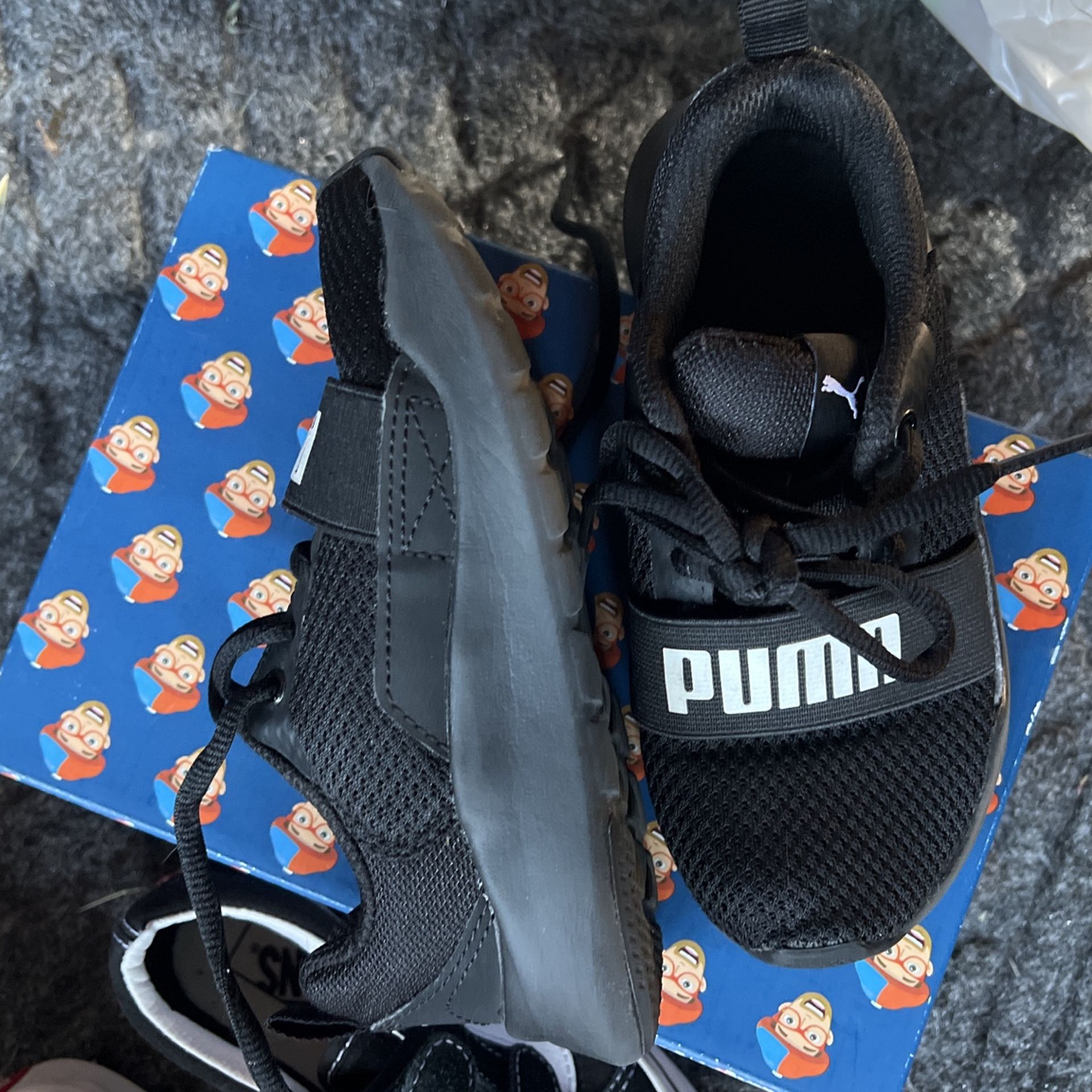 11.5y Puma Running Shoes. Like New