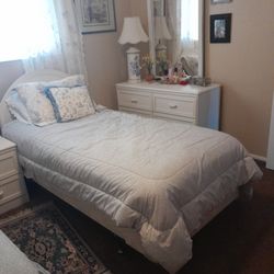 Twin Bedroom Set