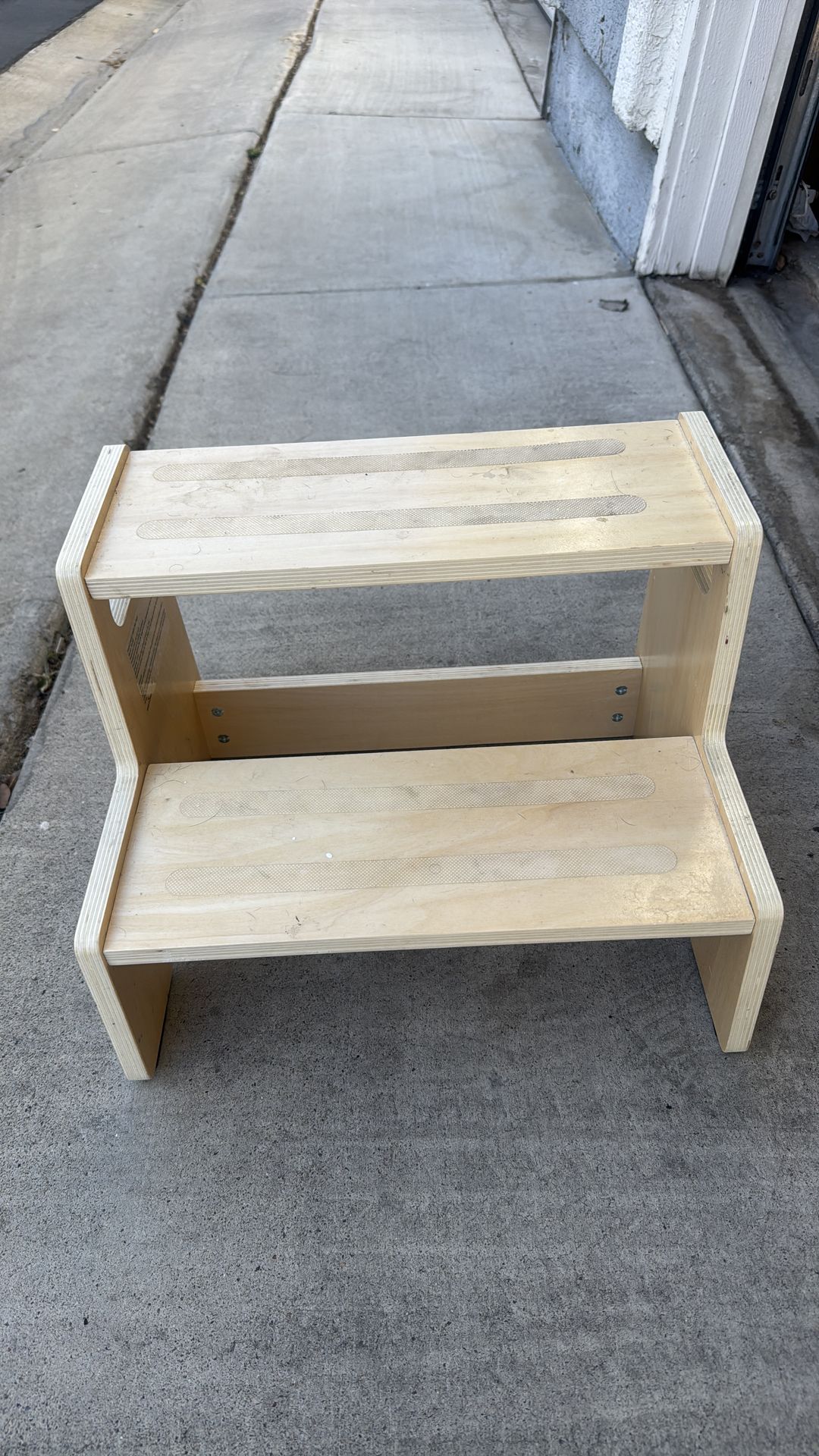 Kid stool step for bathroom