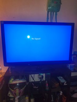 Like New 50 inch TV made by Dynex