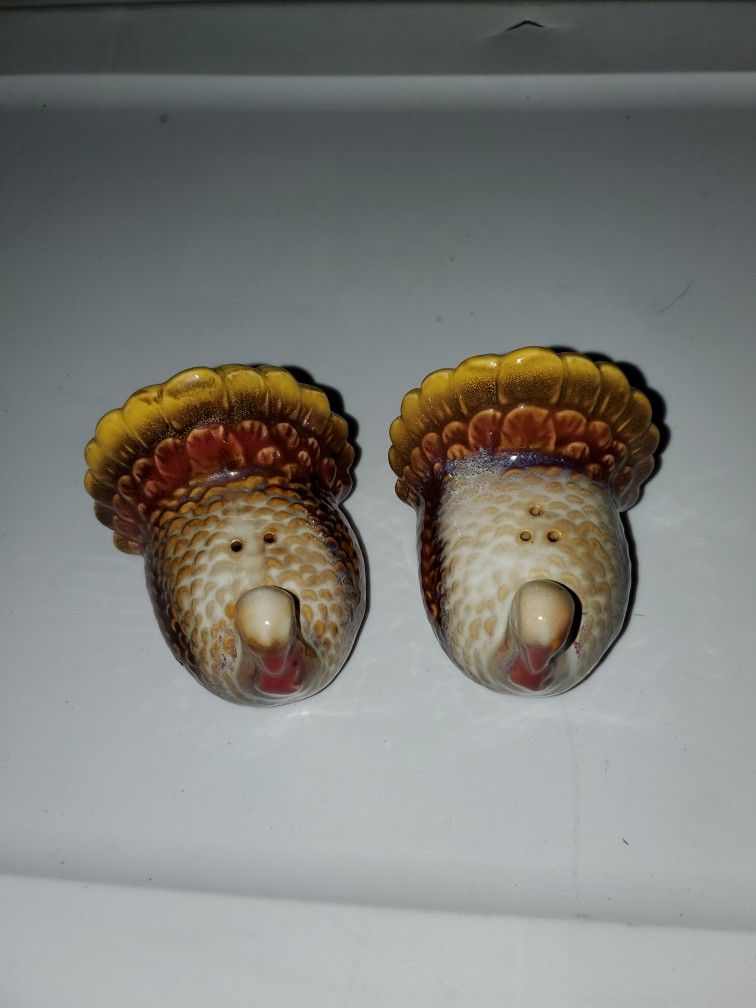 Salt And Pepper Shakers Vintage