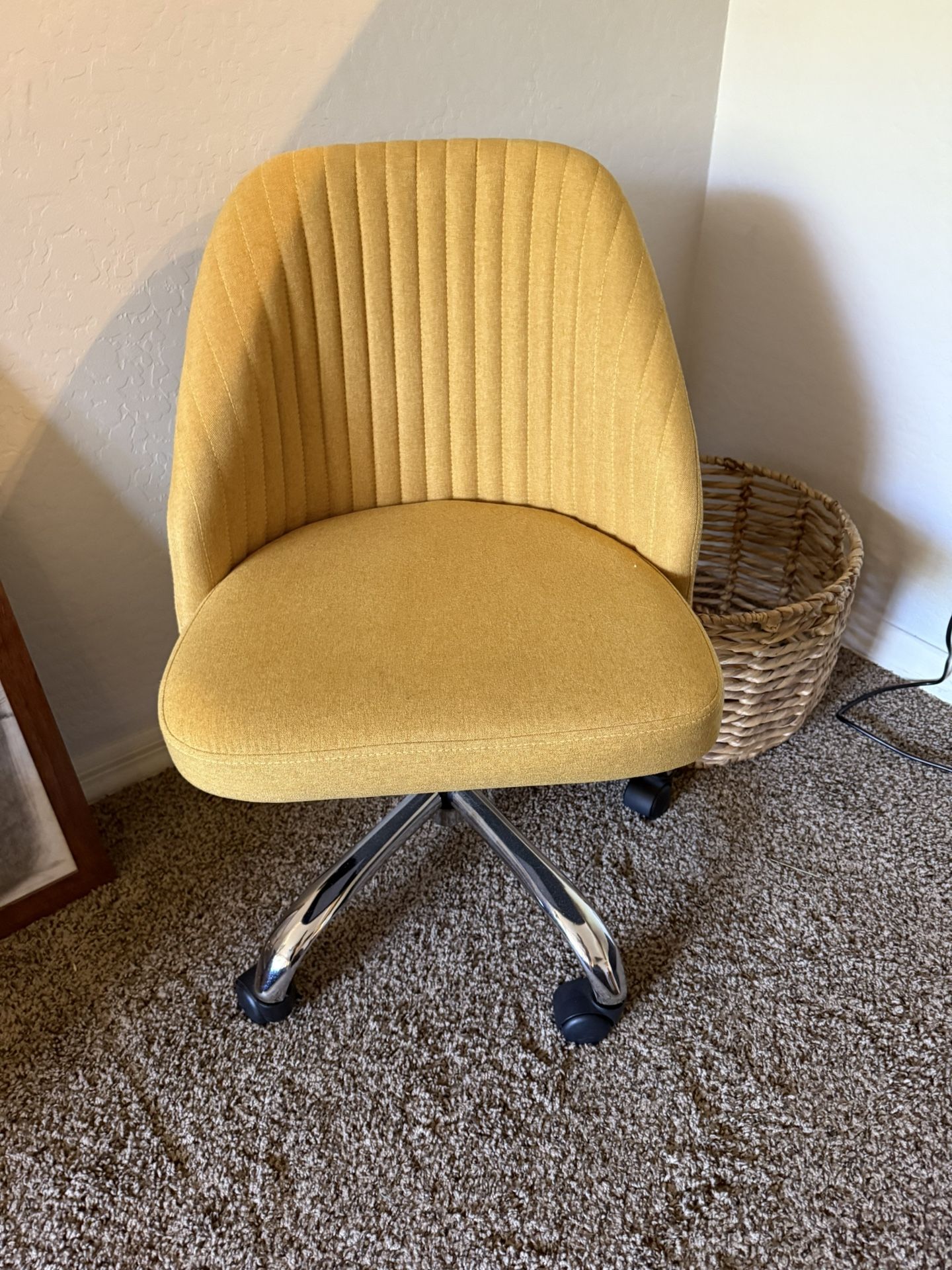 Yellow/gold Chair