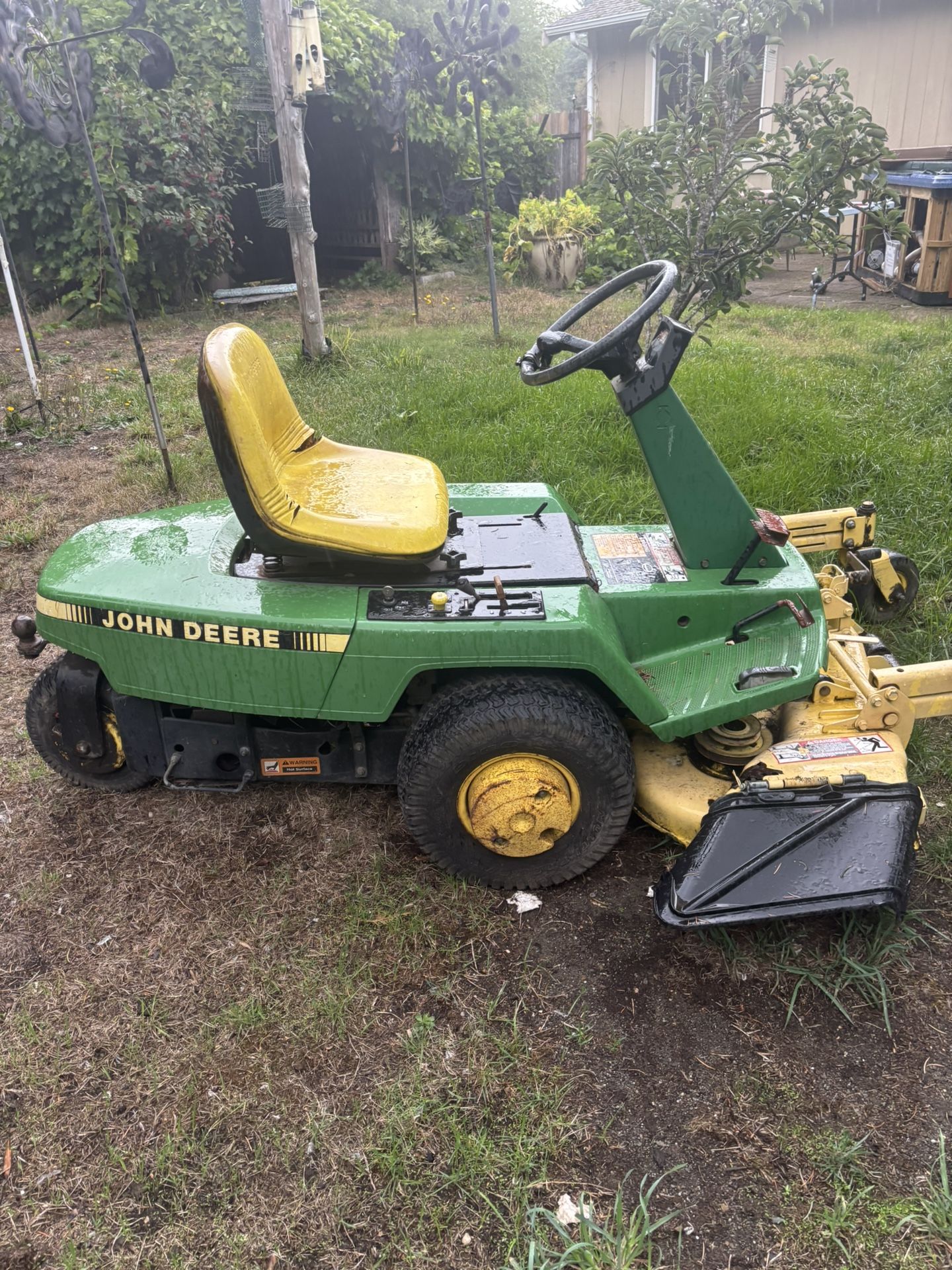 john deere riding lawnmower