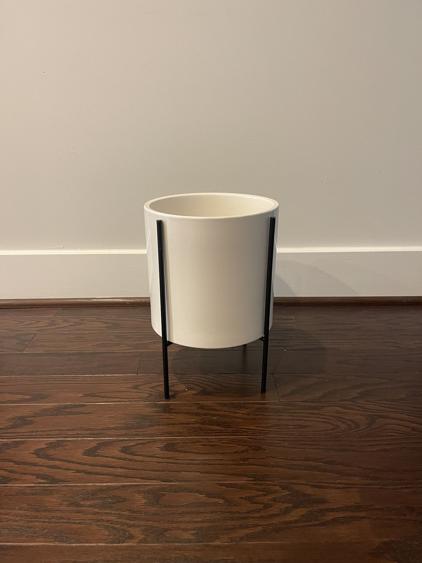 George Oliver- Terrell Ceramic Indoor Pot Planter