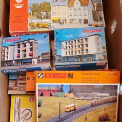 Used n cheap scale buildings