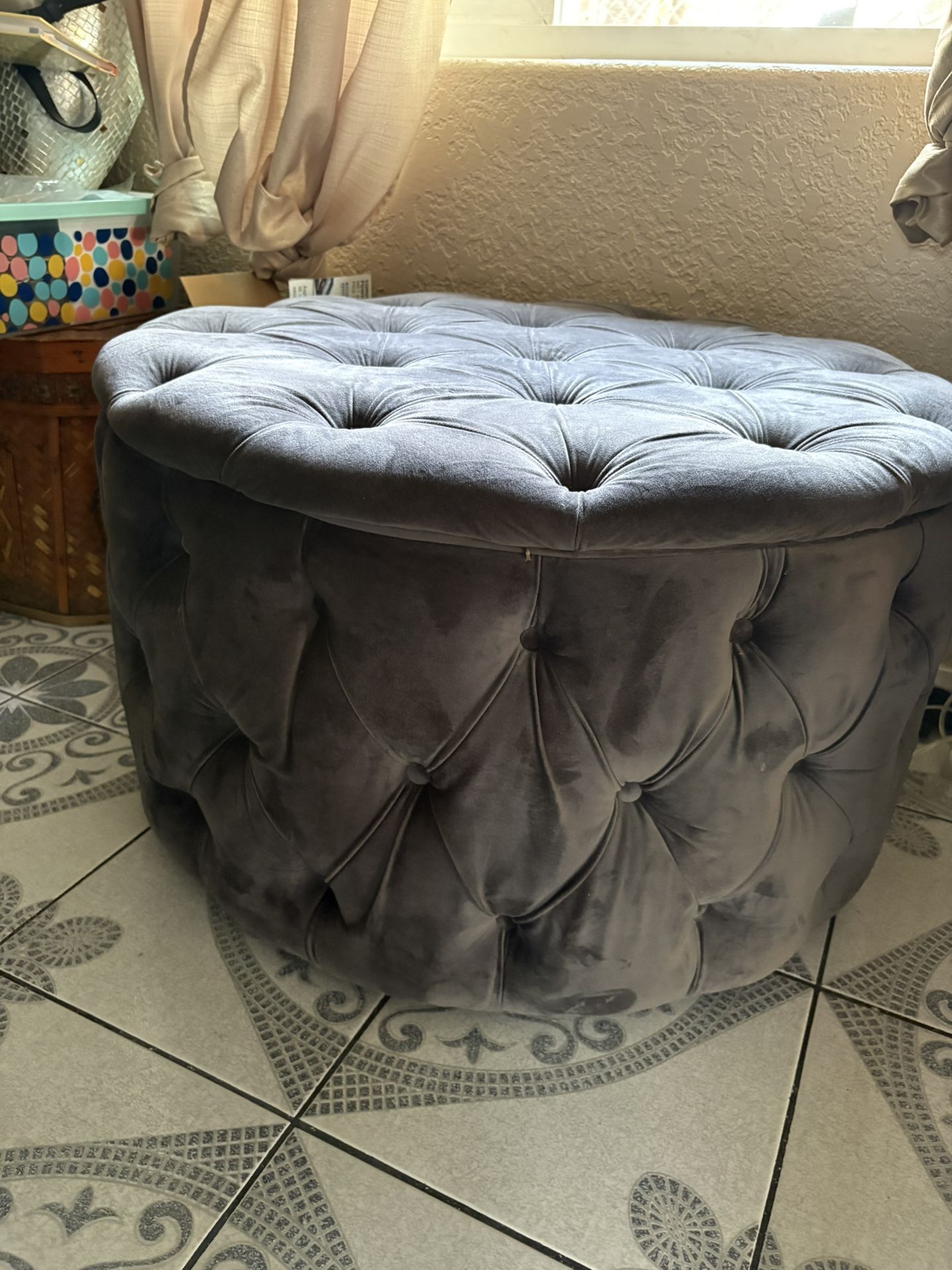 Ottoman Round Velvet 😉