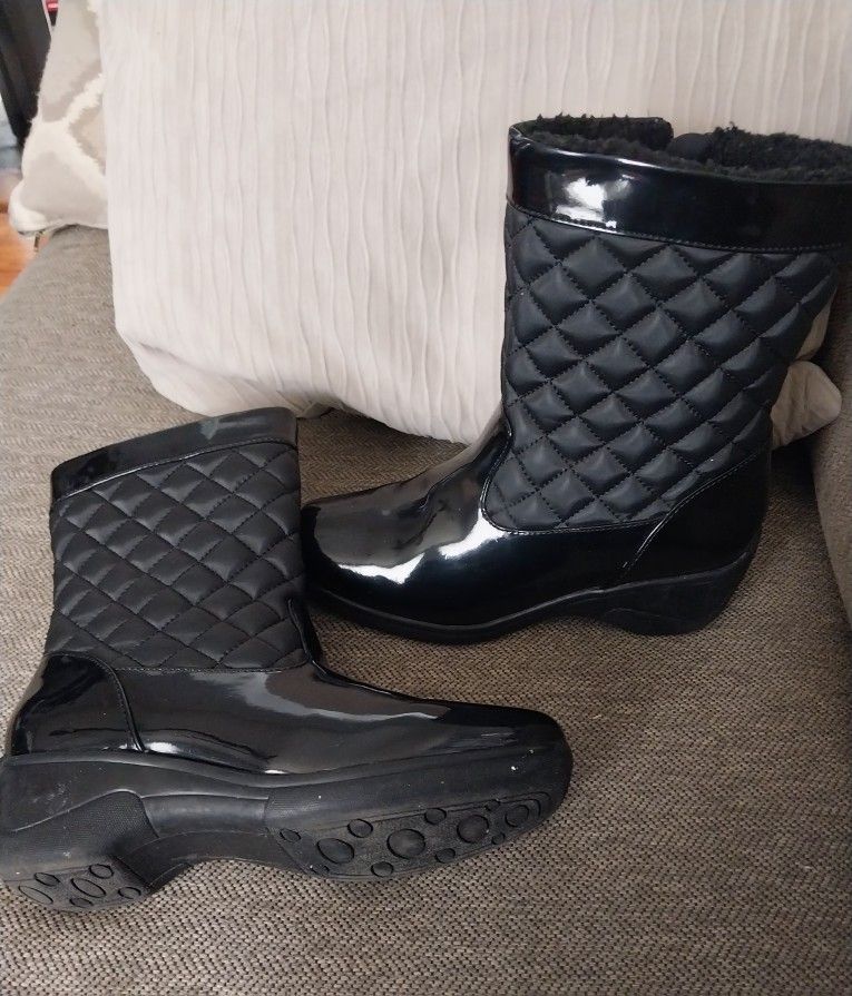 New! Womens Size 6m Bill Blass Waterproof Ankle Boots