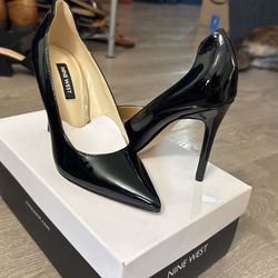Size 5 Patent Leather Pumps Nine West. New.