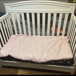 Kid/Toddler Bed that can be Bedside Crib