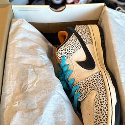 Safari Dunks Size 11