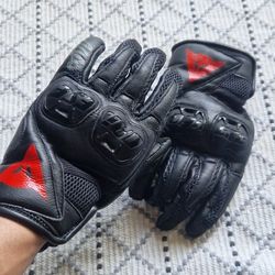 L 
Dainese Woman Riding Gloves