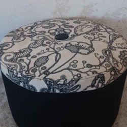 Black And White Patterned Round Storage Ottoman 