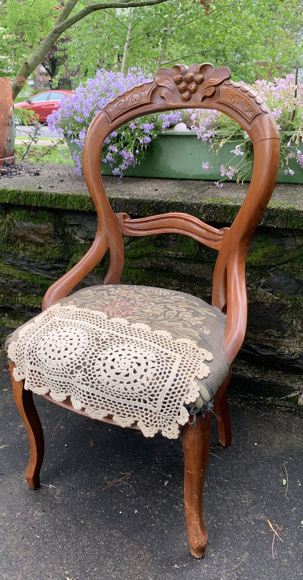 Beautiful Antique Victorian Walnut Chair and Sofa. With the Original Horsehair.
