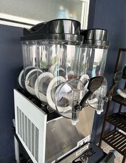 Brand New Fully Assembled Slushy Machine