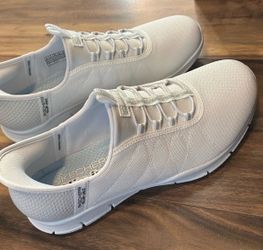 NEW Sketchers Slip Ins Sz8