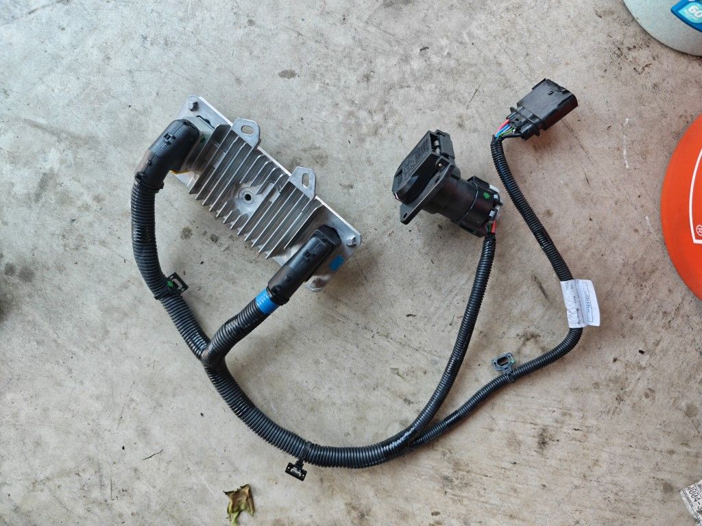Model Y Trailer Hitch Harness With Module