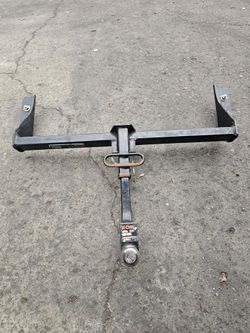 Universal towing adapter