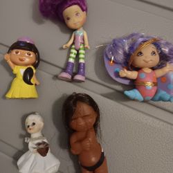 5 Lil Dolls 