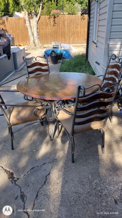 Dining Table/ Mesa de comer